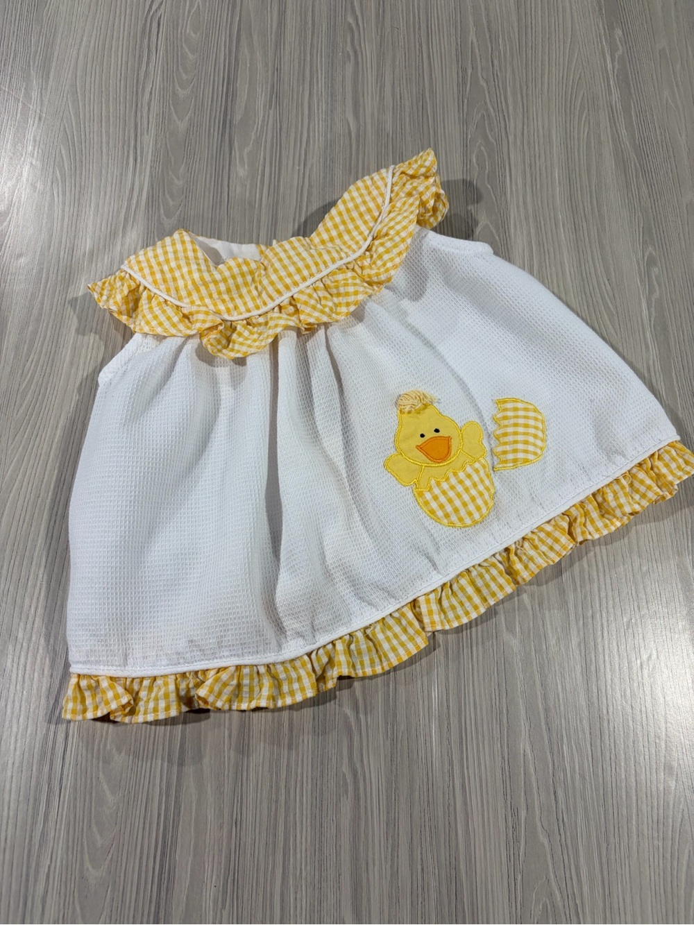 7/$20 White Vintage Baby Top with Yellow Gingham Ruffles and Duck Applique
